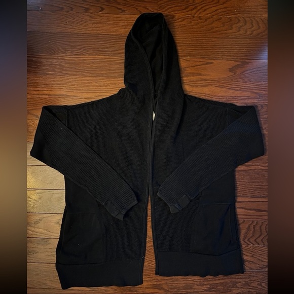 lululemon athletica Sweaters - Vintage Y2K Lululemon Women’s Cardiagan Size 6 in Black